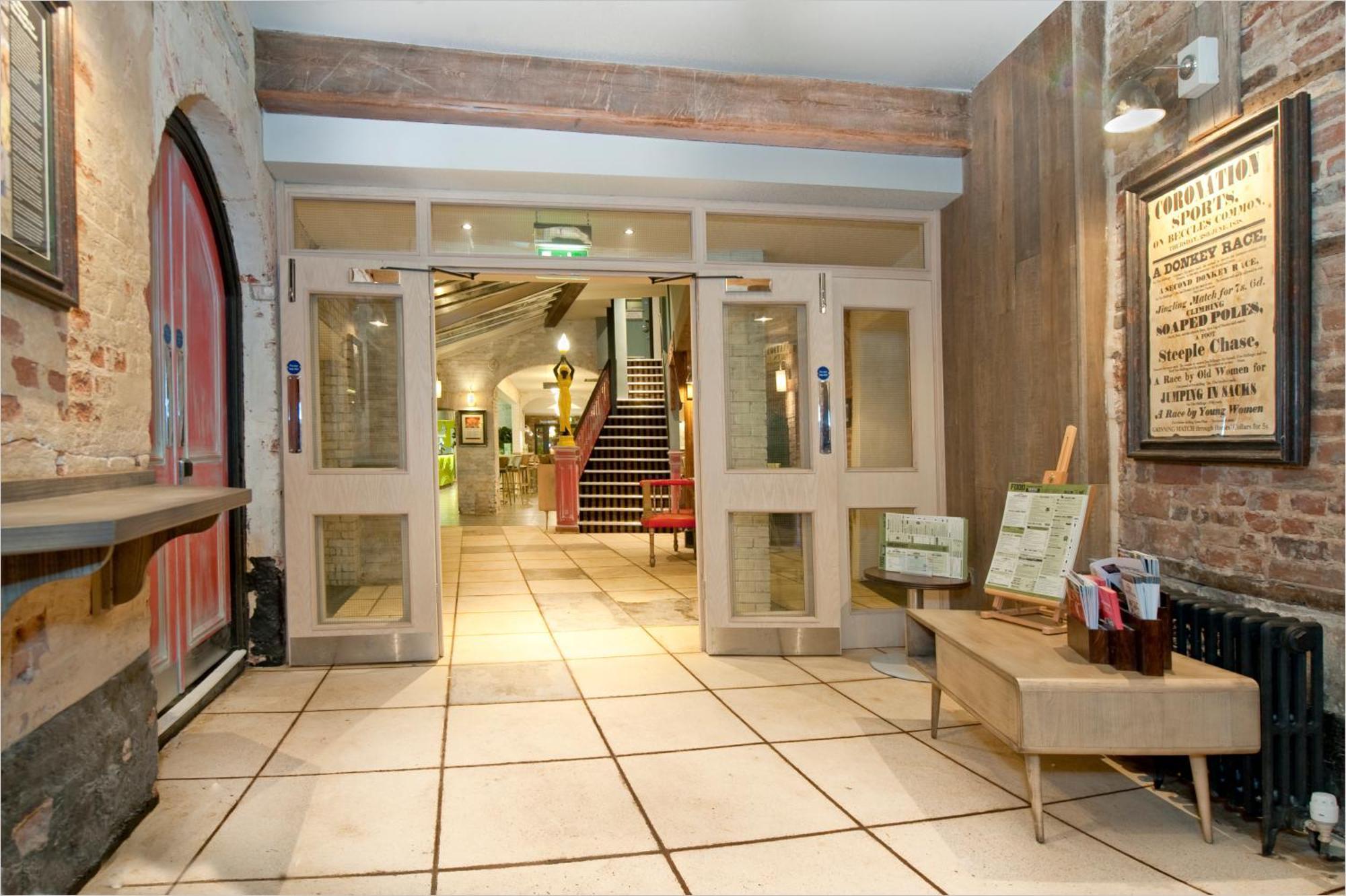 The King'S Head Hotel Wetherspoon Beccles Exteriér fotografie